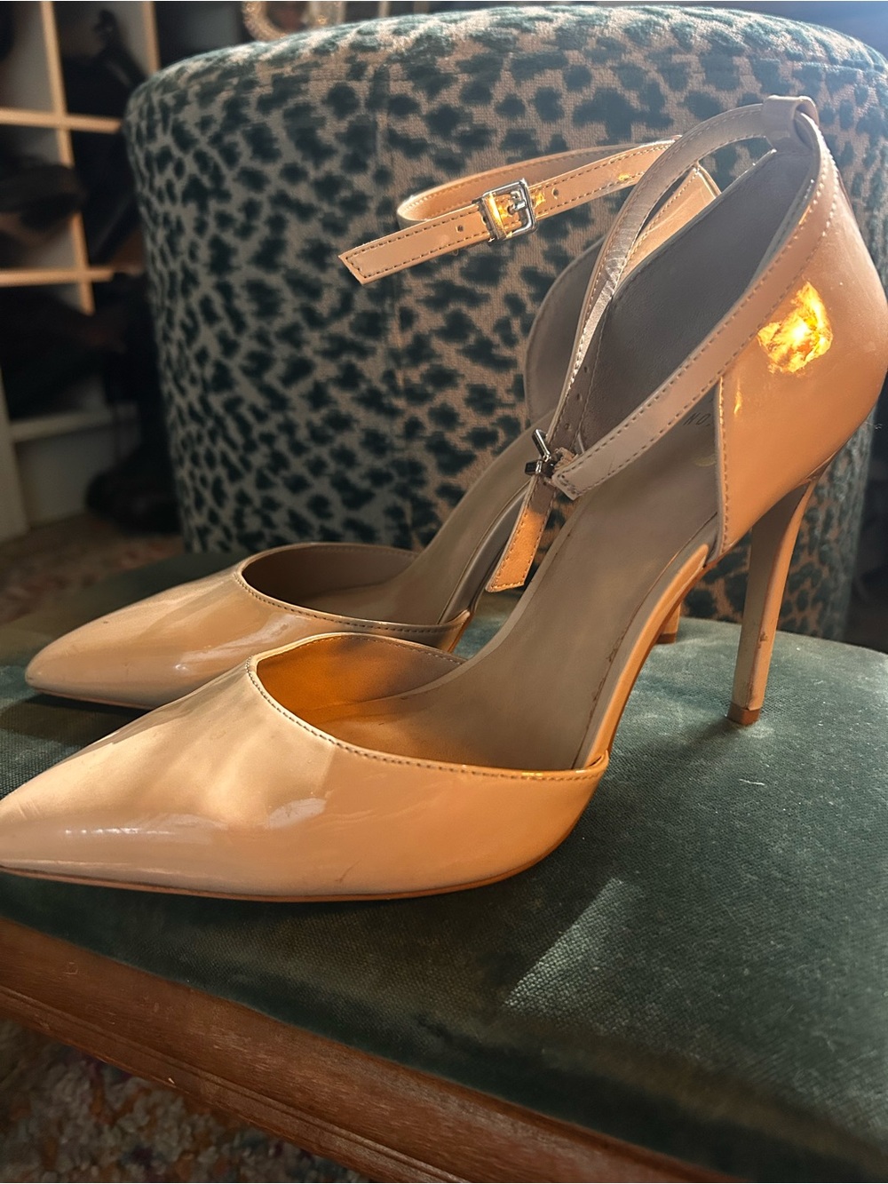Mix No. 6 size 8.5 Women’s Patent Pointed-Toe Ankle-Strap Pumps in Nude